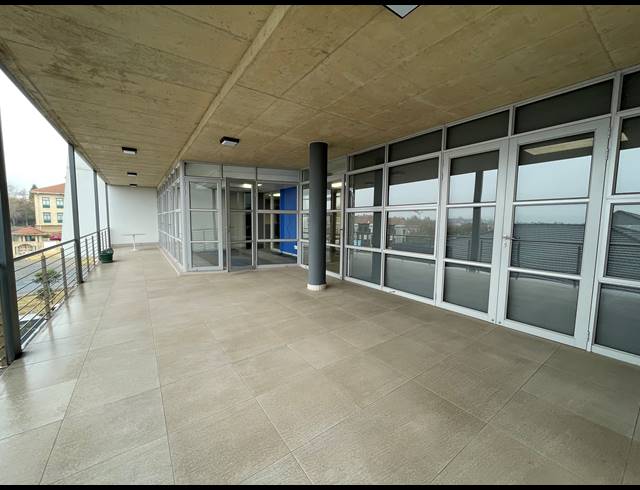 358M² OFFICE FOR SALE IN LYME PARK